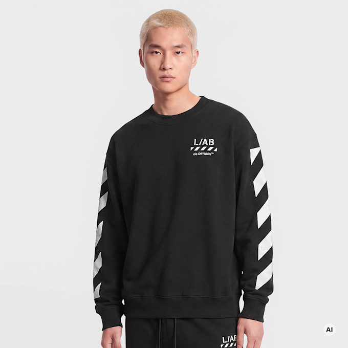 Off-White Diagonal Crew Neck Sweatshirt Schwarz 108885 1