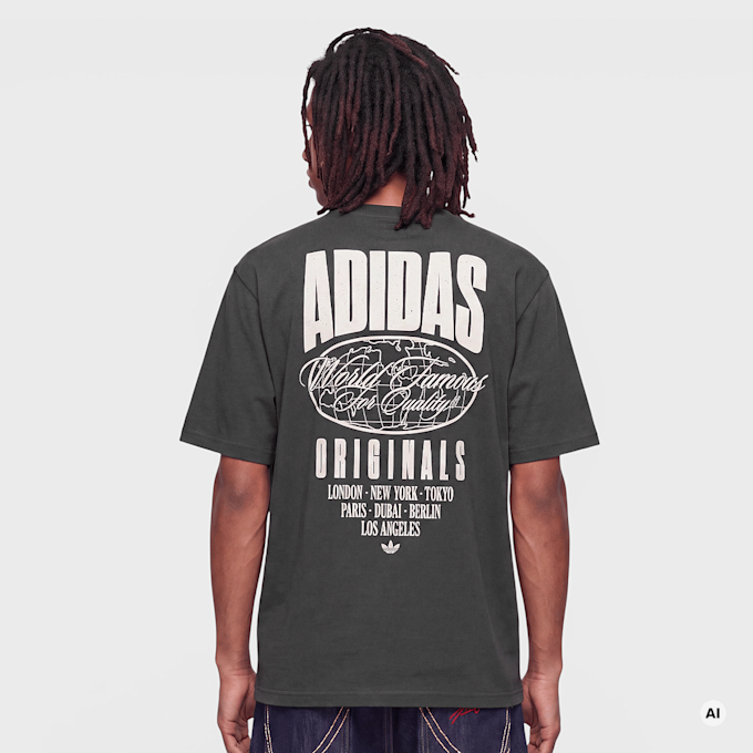 adidas Originals Logo Graphic Tee grigio 109759 1