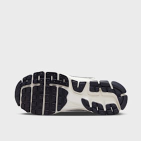 Nike   WMNS Zoom Vomero 5 cinzento