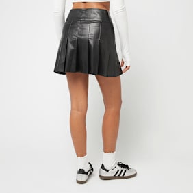 Urban Classics Ladies Synthetic Leather Pleated Skirt zwart