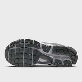 Nike Zoom Vomero 5 grau