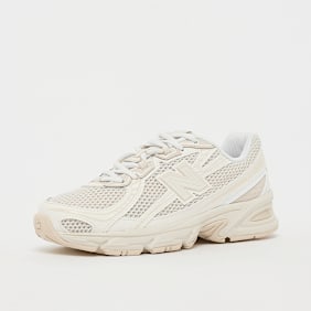 New Balance 740 beige