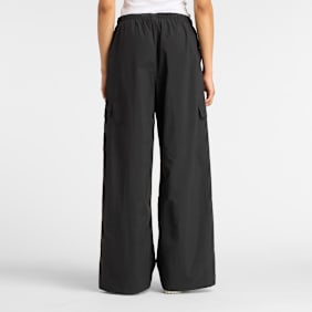 New Balance Woven Cargo Pants negro