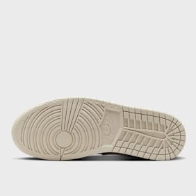 Jordan Air Jordan 1 Low SE beige