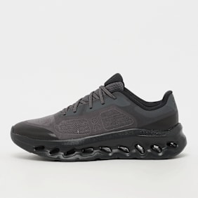 On Cloudtilt Remix crna