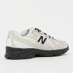 New Balance 740 bege