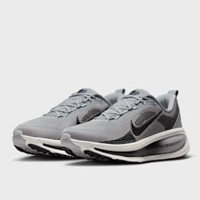 Nike Vomero 18 grigio