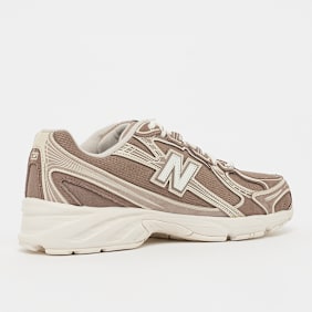 New Balance 740 bruin