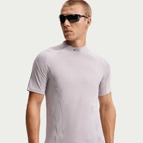Nike   Tech Dri-FIT ADV Short-Sleeve Top gris