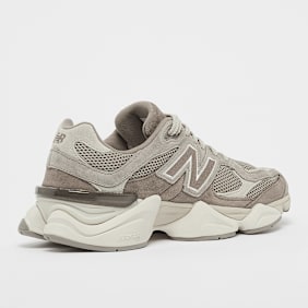 New Balance 9060 marrón