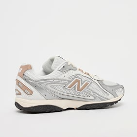 New Balance 204L wit