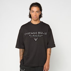 New Era NBA Linear Graphic Box Tee Chicago Bulls zwart