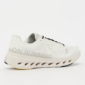 On Cloudsurfer Next beige