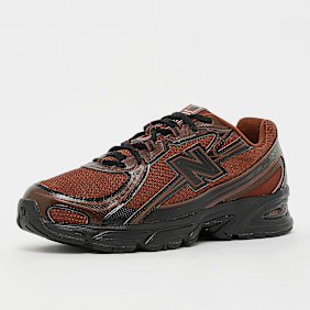 New Balance 740 rood
