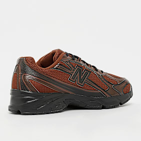 New Balance 740 rot