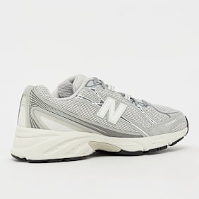New Balance 740 siva