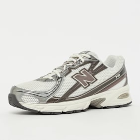 New Balance 740 wit