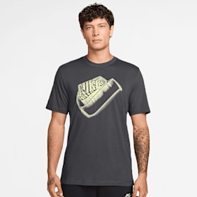 Nike   Sportswear Standard Blur Futura Tee grau