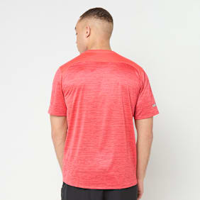 Under Armour Tech Utility Shortsleeve vermelho