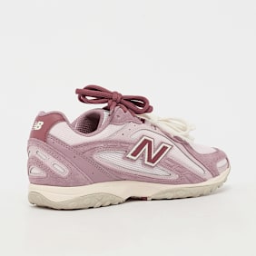 New Balance 204L rose