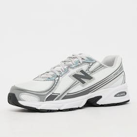 New Balance 740 wit