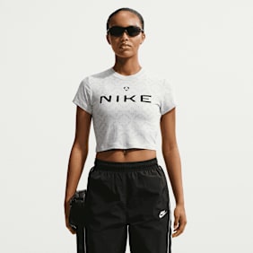 Nike   Sportswear Chill Knit Cropped T-Shirt biały