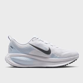 Nike   Vomero 18 wit