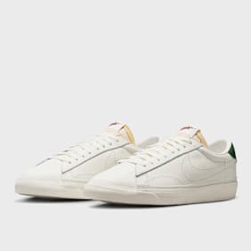 Nike Tennis Classic AC beige