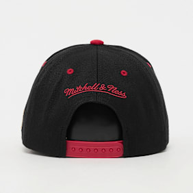Mitchell & Ness Snapback Team Arch Classic Red NBA Chicago Bulls zwart