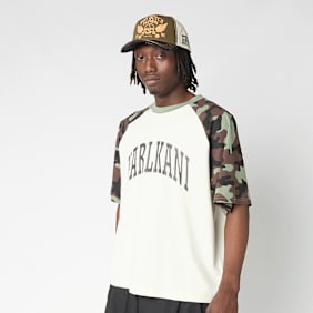 Karl Kani Sport College Boxy Raglan T-Shirt wit