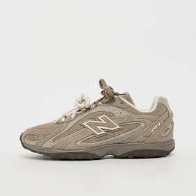 New Balance 204L marrón