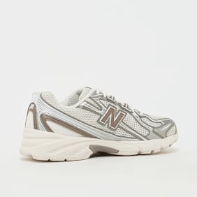 New Balance 740 beige
