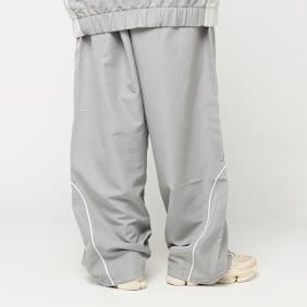 New Balance Woven Trackside Pant grau