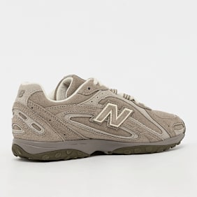 New Balance 204L braun