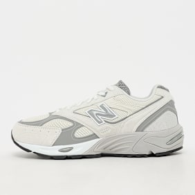 New Balance 880 beige