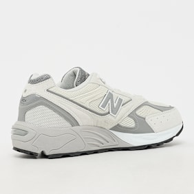 New Balance 880 beige