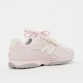 New Balance 204L lichtroze