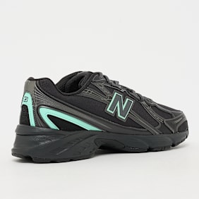 New Balance 740 preto