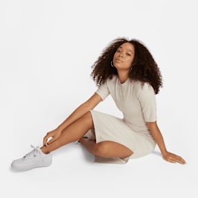 Nike Sportswear Essential Midi-Kleid beige