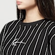 Karl Kani Small Signature Essential Pinstripe OS Tee negro 9878 3