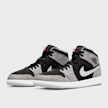 Jordan Air Jordan 1 Mid SE negro 10832 4
