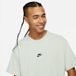 Nike Sportswear Premium Essentials T-Shirt vert 10926 3
