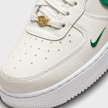 Nike   WMNS Air Force 1 '07 SE blanc 14980 7