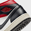 Jordan WMNS Air Jordan 1 Mid noir 20743 8