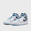 Jordan Air Jordan 1 Mid SE Big Kids' Shoes (GS) plava 20868 3