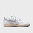Nike WMNS Air Force 1 '07 wit 21088 2