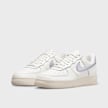 Nike WMNS Air Force 1 '07 biały 25878 4