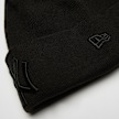 New Era MLB Essential Cuff Beanie MLB New York Yankees zwart 26543 3