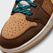 Jordan Air Jordan 1 Mid SE (GS) marrón 27447 7
