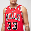 Mitchell & Ness NBA Chicago Bulls - Scottie Pippen Swingman Jersey czerwony 24410 3